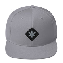 Load image into Gallery viewer, Puffy Star Logo Snapback Hat
